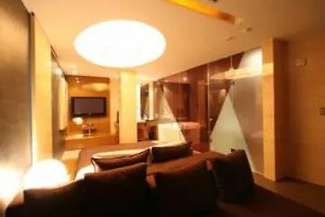 Tria