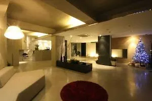 Tria Hotel 3*